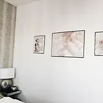 100 Sqm Luxury Apartment Wilanow Lägenhet Warszawa