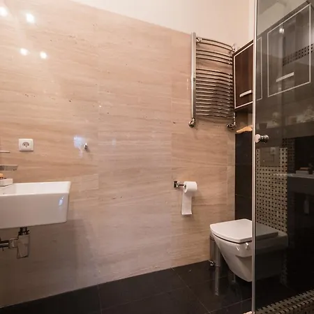 100 Sqm Luxury Apartment Wilanow Lägenhet *