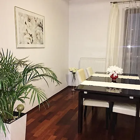 Lägenhet 100 Sqm Luxury Apartment Wilanow *