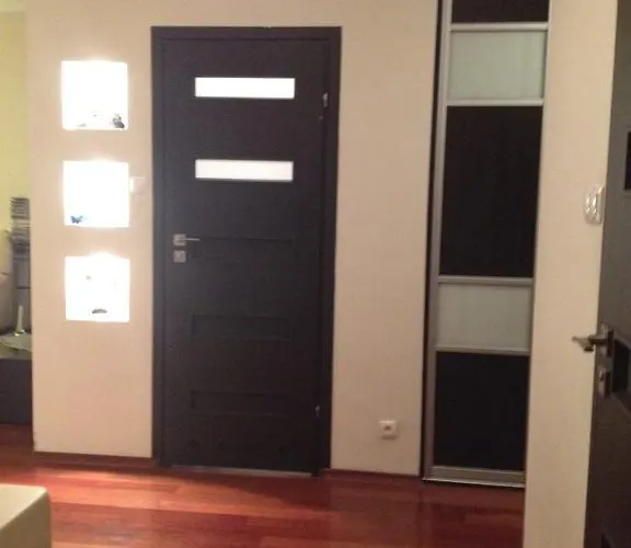 100 Sqm Luxury Wilanow アパート ワルシャワ