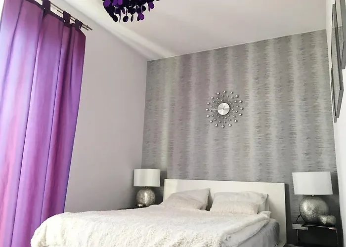 100 Sqm Luxury Wilanow * ワルシャワ