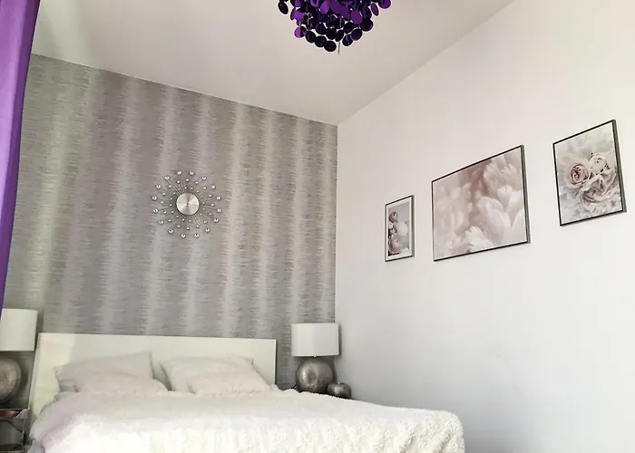 100 Sqm Luxury Wilanow アパート *